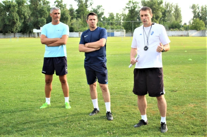 Stručni štab srpskoligaša sa Tise: Miloš Andrić, Dalibor Novčić i Branko Savić - foto: V. Jankov