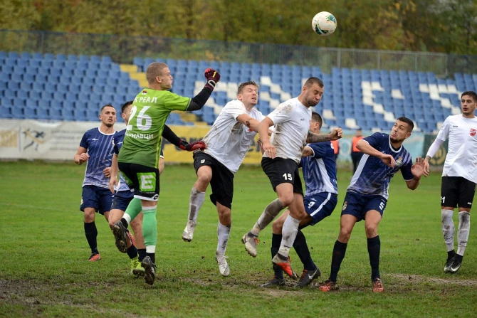 Kraljevčani se uzdigli na proleće - detalj sa jedne utakmice Sloge na Gradskom stadionu Foto: G.Šljivić
