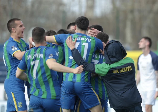 Igrači Zemuna proslavljaju pobedu - foto: arhiva kluba/Milan Kuljić