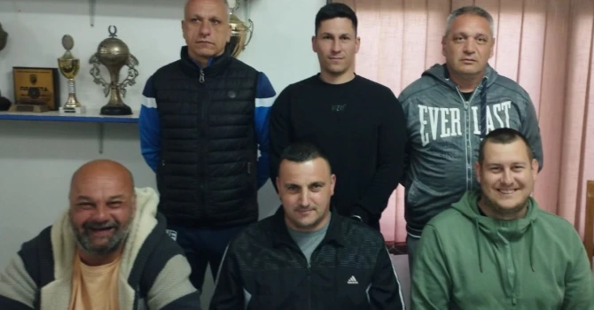 Izvršni odbor trenera OFS Smederevska Palanka - gornji red: Bojan Ilić, Marko Petković (predsednik), Srđan Đurđević. Donji red: Zoran Živanović, Dejan Keljać i Nemanja Vlajić - foto: Novica Pavlović