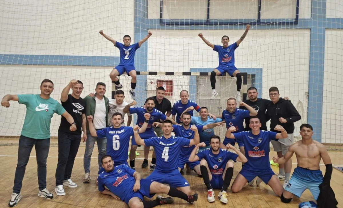 Slavlje futsalera Pirota nakon pobede i plasmana u Prvu ligu Srbije - foto: Pirot plus online