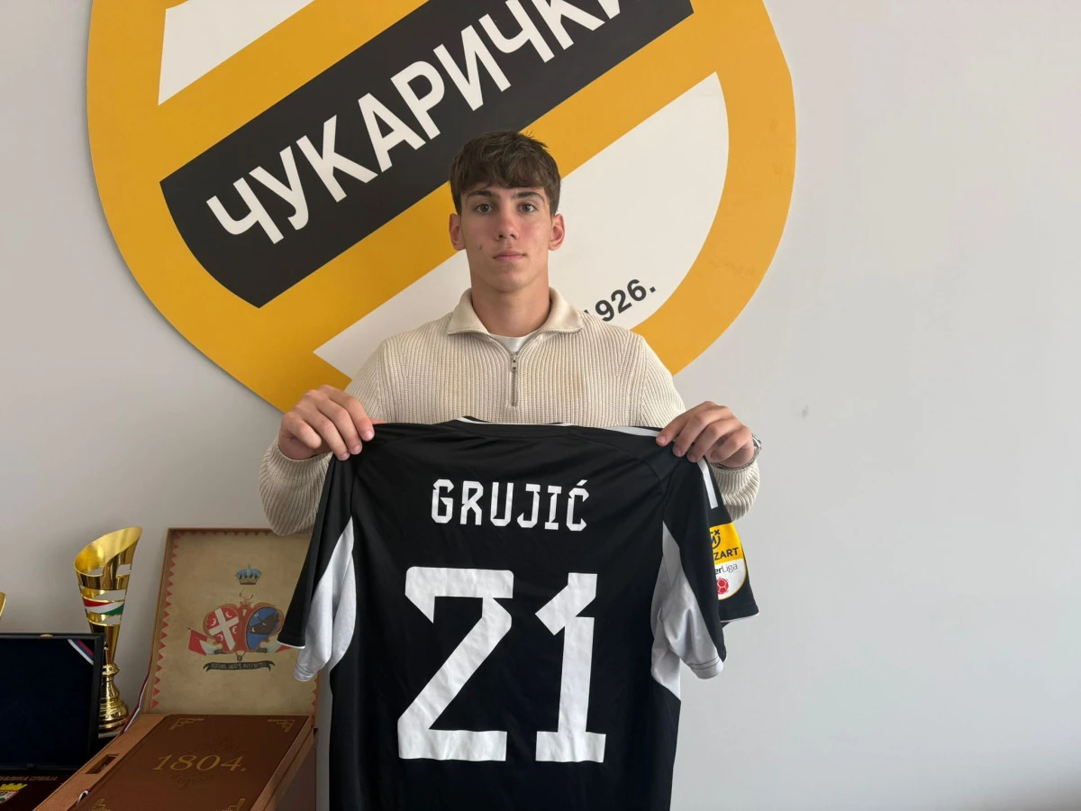 Nebojsa Grujic Potpisao Profesionalni Ugovor Sa Cukarickim