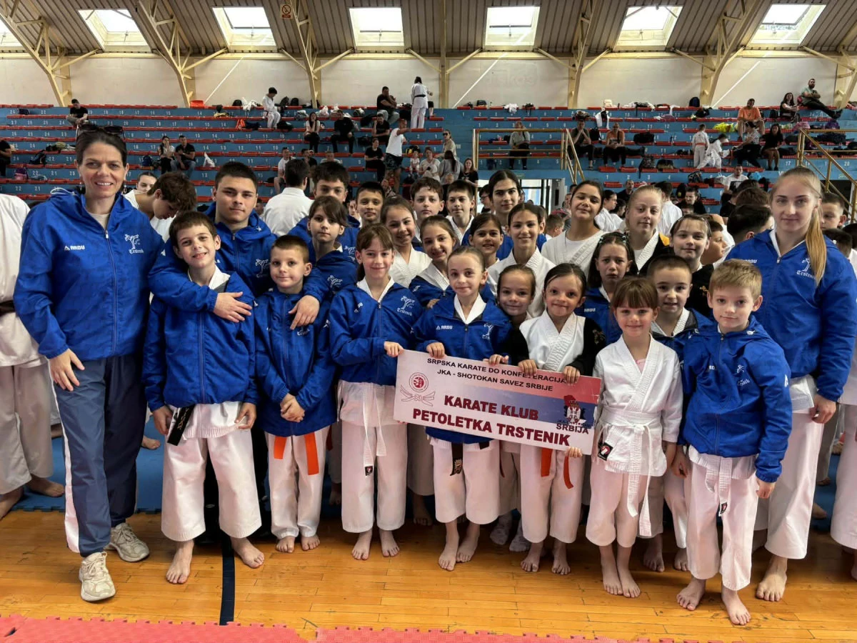 Takmičari Karate kluba Prva petoletka na Kupu Srbije "Miloš" u Aleksandrovcu - foto: Nada Sarić
