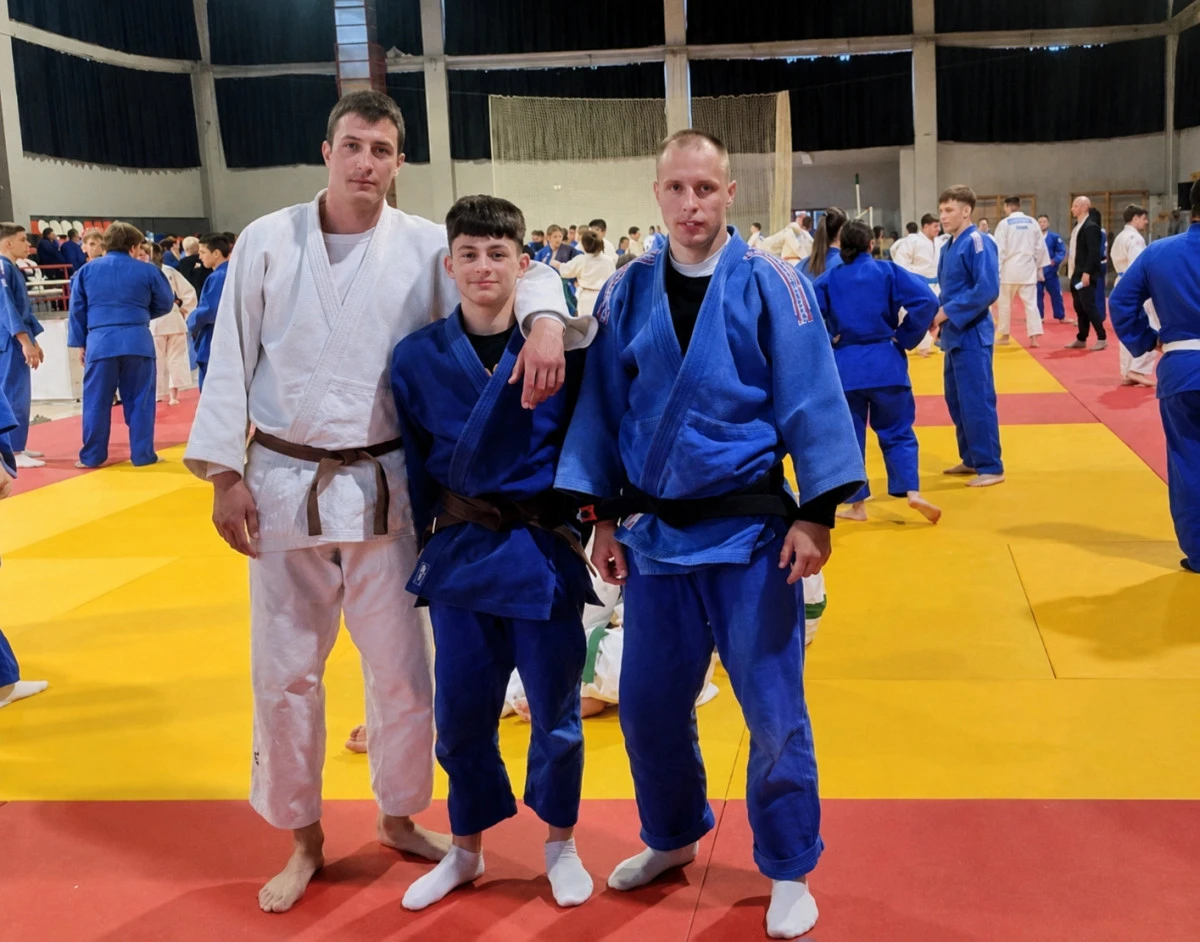 Bruski džudisti na dodeli medalja - foto: Džudo klub Brus
