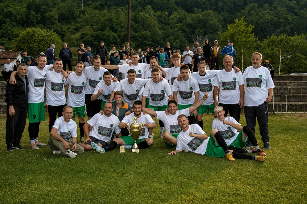 FK Mladost iz Bosilegrada, šampion Pčinjske okružne lige - foto: Radio Bosilegrad