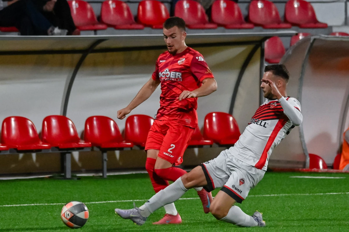 Miloš Jokić u crvenom dresu na utakmici finala Kupa FS RZS - foto: G.Petrović/Design Studio