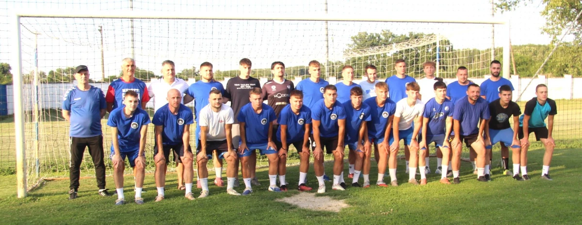 Oni su bili na prozivci: Fudbaleri i treneri OFK Bečej 1918 - foto: V. Jankov