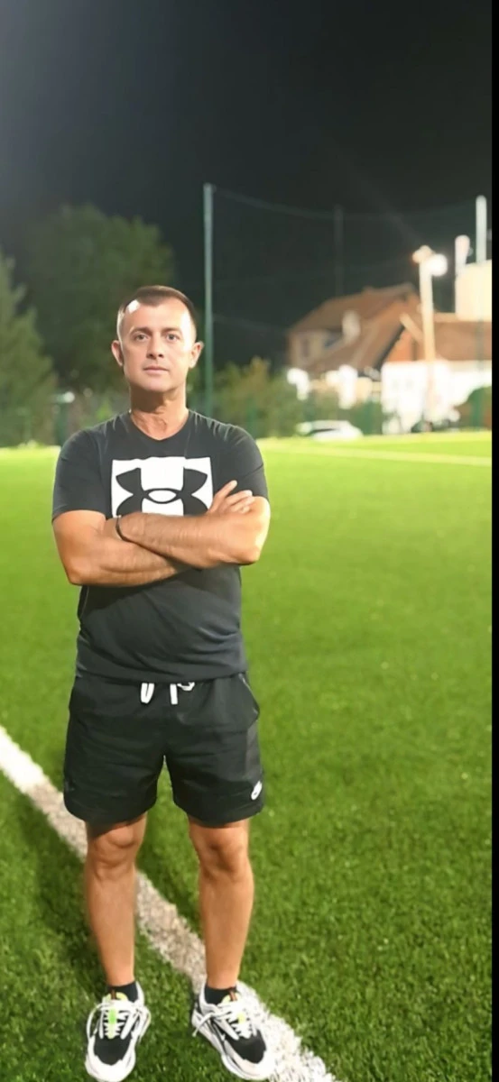 Trener  Dejan  Babić