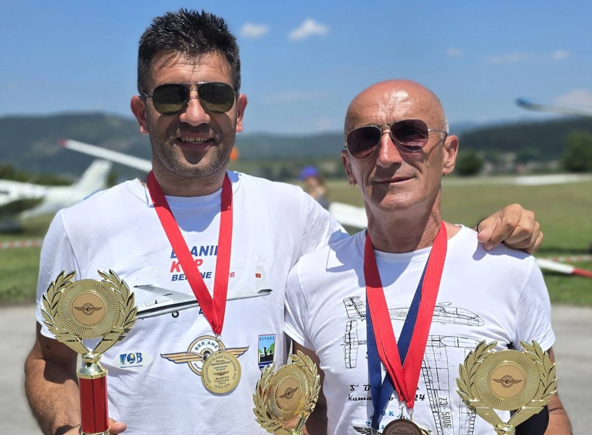 Piloti Dejan Sarić i Slobodan Đurović na održanom takmičenju u Beranama, foto D.Ivanović