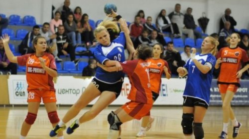 Umor jači od rivala!, Super B