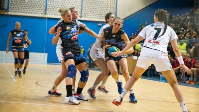 Pionir zasladio navijače čokoladicama, ŽRK Izvor častio pobedom, Superliga