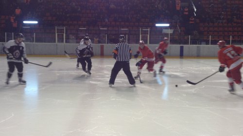 Crvene zvezda velikim preokretom slavila u "večitom derbiju", Prva hokej liga Srbije