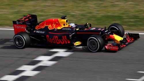 Red Bull Racing RB12: Žarke boje novog F1 bolida