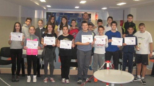 Kuglanje: Osnovci kragujevačke OŠ “Sveti Sava” zavoleli kuglanje