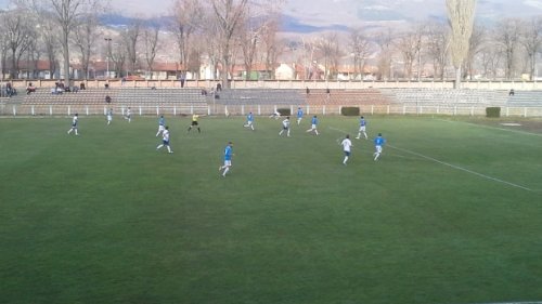 Gde ćete  "Dunavci" u Nišavu, kada slabo plivate!, Srpska liga Istok