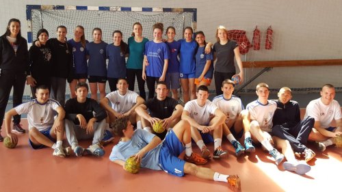Srednjoškolke Gimnazije i srednjoškolci Tehničke škole iz Aranđelovca prvi u rukometu u Šumadijskom okrugu