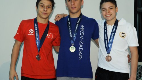 Plivanje: Bakovićeva okićena zlatom Nikolićeva srebrom na „Trofeju Beograda“