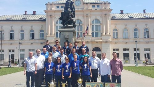 Načelnik Bijeljine nagradio fudbalere i fudbalerke Radnika, BH Telecom Premijer liga