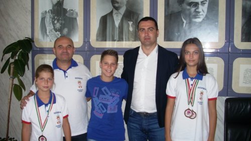 Mladi karatisti Padobranca kod predsednika Đurovića