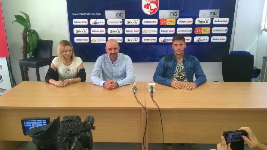 Meraklijski na krovu, Superliga Srbije