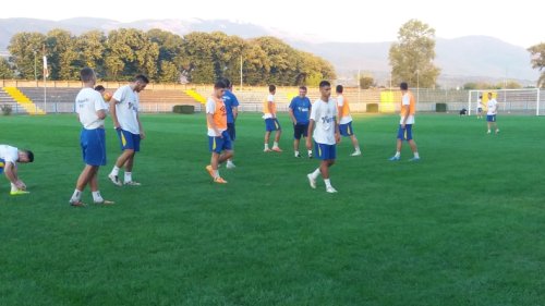 Neka od Zemuna krene pirotska serija pobeda!, Prva liga Srbije