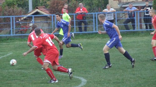 MFL Kraljevo: Hajduci obradovali "jatake" igrom i golovima