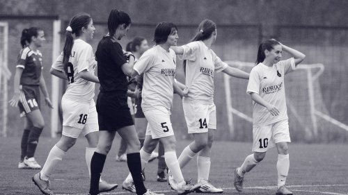 Ništa ne uspeva tako dobro kao uspeh, Prva liga Srbije