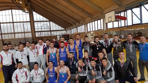 Rvački klub Kragujevac prvak Srbije u rvanju slobodnim stilom