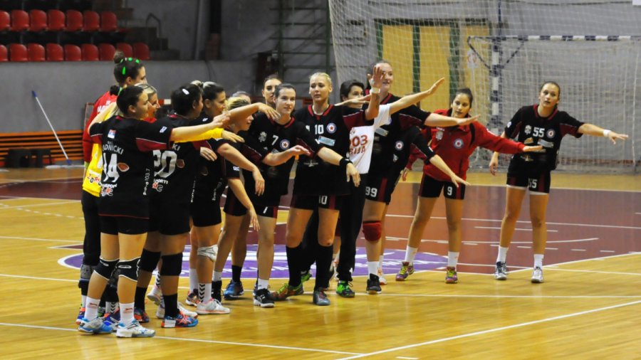 Tigrice gostuju šampionu, Superliga