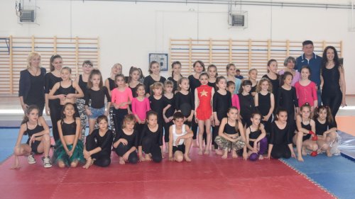 Revija gImnastike i sportskog plesa u Donjem Tovarniku