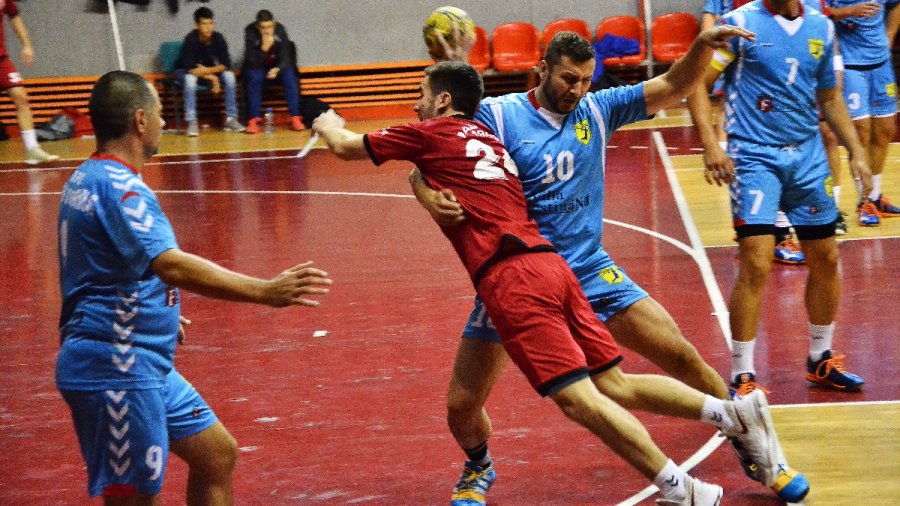 Radnički trijumfom započeo sezonu!, Super B liga Istok-Zapad