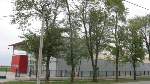 Sportska hala u Srpskoj Crnji i dalje služi samo nepogodama!