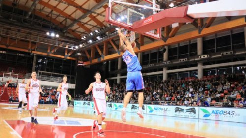 Igokea zgužvala limenke