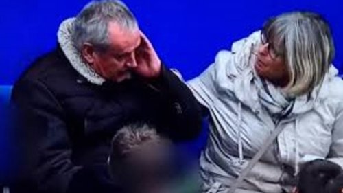 Trener ''gađao'' navijače flašom