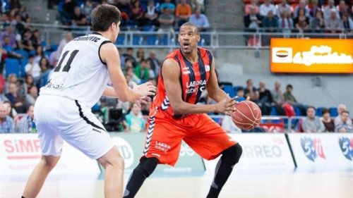 Debeli Hamilton ipak ne potpisuje za Igokeu