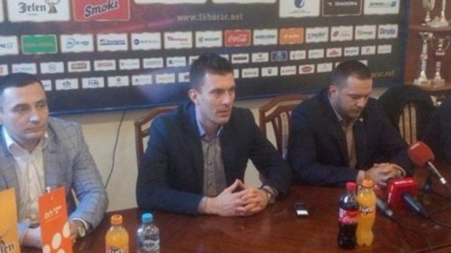 Borac pregovara, bira i čeka