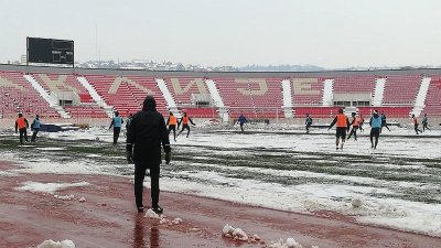 "Borba" van terena i pred ovaj duel Partizana i Radničkog, Superliga Srbije