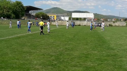 Dva minuta delila fudbalere Radničkog od zaslužene pobede!, Omladinska liga Srbije