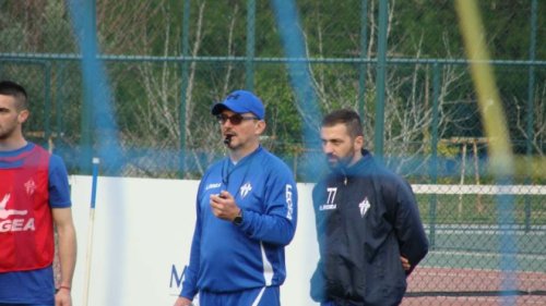 Ode čika Crni sa klupe, Telekom 1.CFL