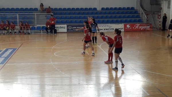 Minakvi nije bila potrebna pomoć: Tri Nišlijke,"delegatica i sudijice" "terorisale" pirotski tim!, Super B