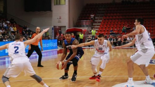 Amerikanac napustio Igokeu