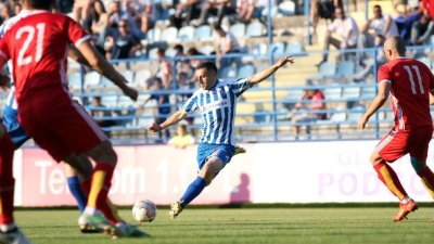 Brnović debitovao pobedom, Budućnost novi lider, Telekom 1.CFL