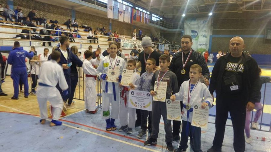 Devet medalja za lozničke borce