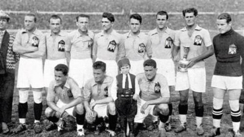 Crveni trg: Kratka istorija Mundijala