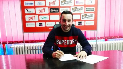 Nemanja Vuković potpisao na 18 meseci!, Super B liga Istok-Zapad