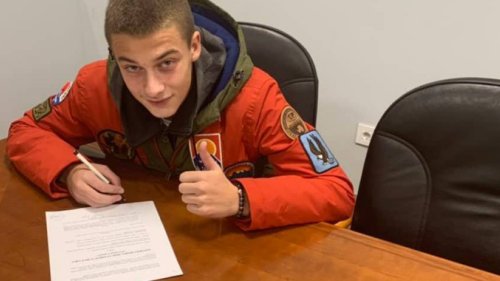 Spasojević potpisao prvi profesionalni ugovor sa Čukaričkim, Superliga Srbije