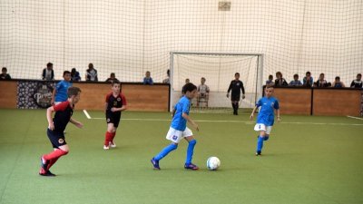 Titan Kup ukrašen osmesima