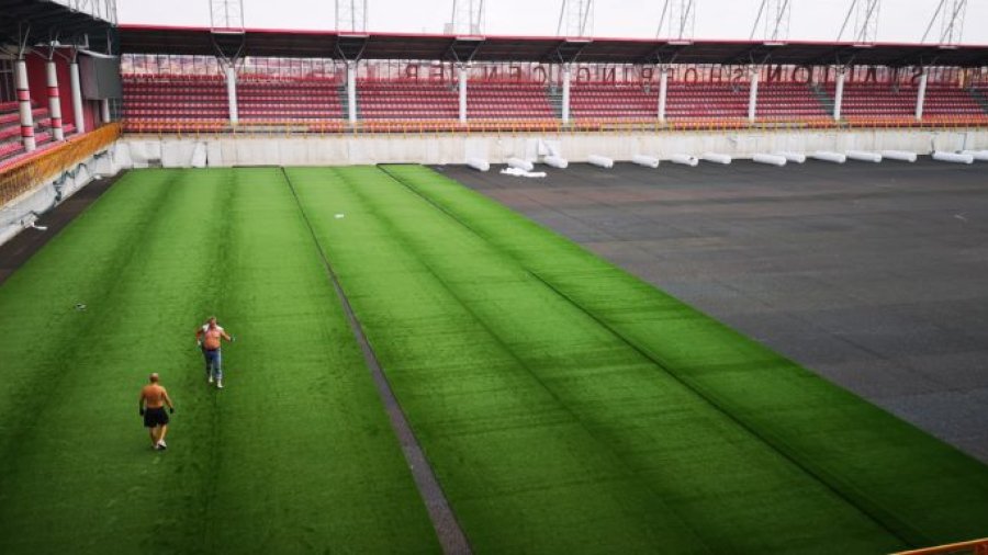 Počelo je postavljanje nove veštačke podloge na krovu!, Linglong  Superliga Srbije