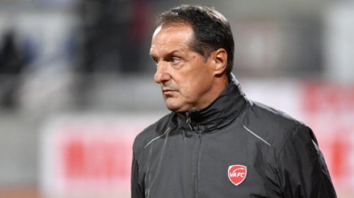 Hadžibegić vodi Crnu Goru?