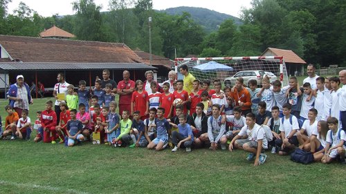 Pod Rudnikom fudbalska revija talentovanih pionira